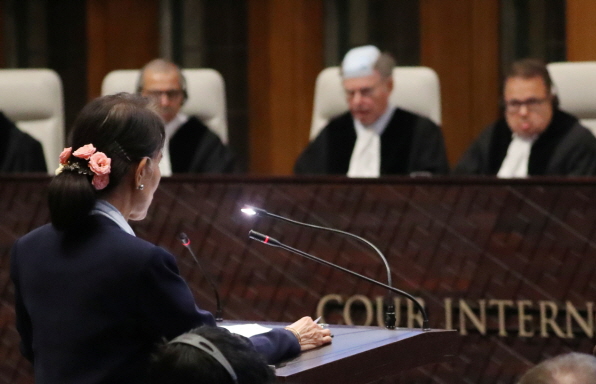 [이슈트렌드] 아웅산 수치 미얀마 국가 고문역, 국제사법재판소 출석