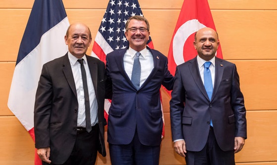 [포토] 터키-미국-프랑스 국방장관, 다에시와의 군사작전에 관해 논의해