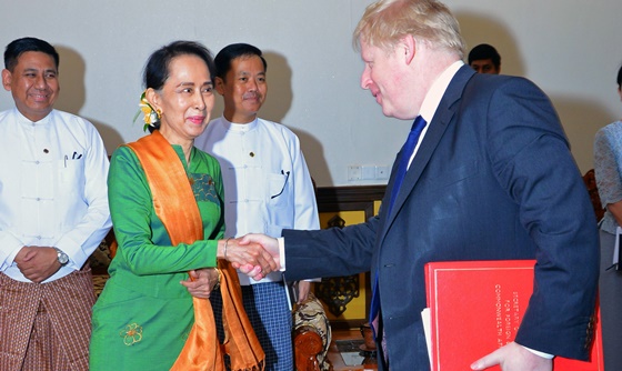 [포토] 미얀마 국가고문, 영국 외교부 장관과 회담